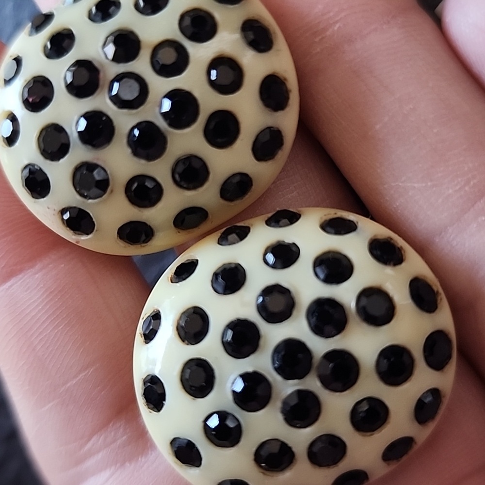 VTG WEISS Black and Cream Polka Dot Clip Earrings - Picture 5 of 9
